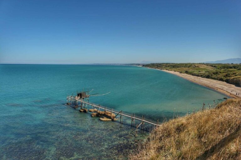 Punta Aderci: la riserva abruzzese con la spiaggia più selvaggia dell'Adriatico